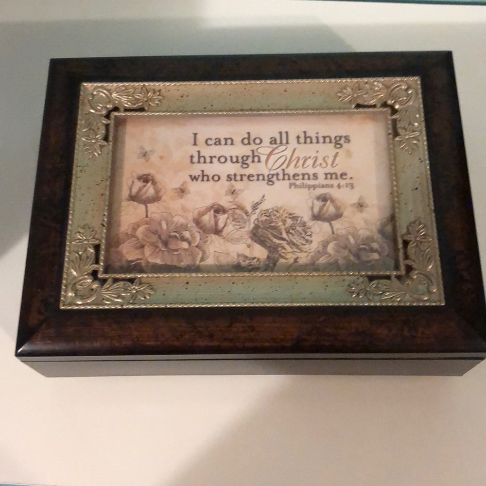Jewelry box